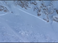 Головою об скелю: У мережу виклали вражаюче відео падіння російського лижника