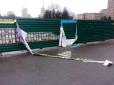Вандали у Харкові пошкодили банер зі світлинами загиблих бійців АТО (фото)
