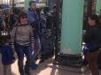 Окупанти влаштували облаву із затриманнями на центральному ринку Сімферополя