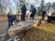 Символічно: У День пам'яті жертв Голодомору активісти знесли пам'ятник чекістам, котрий 